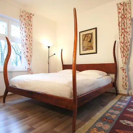 Apartment In Stadtvilla *